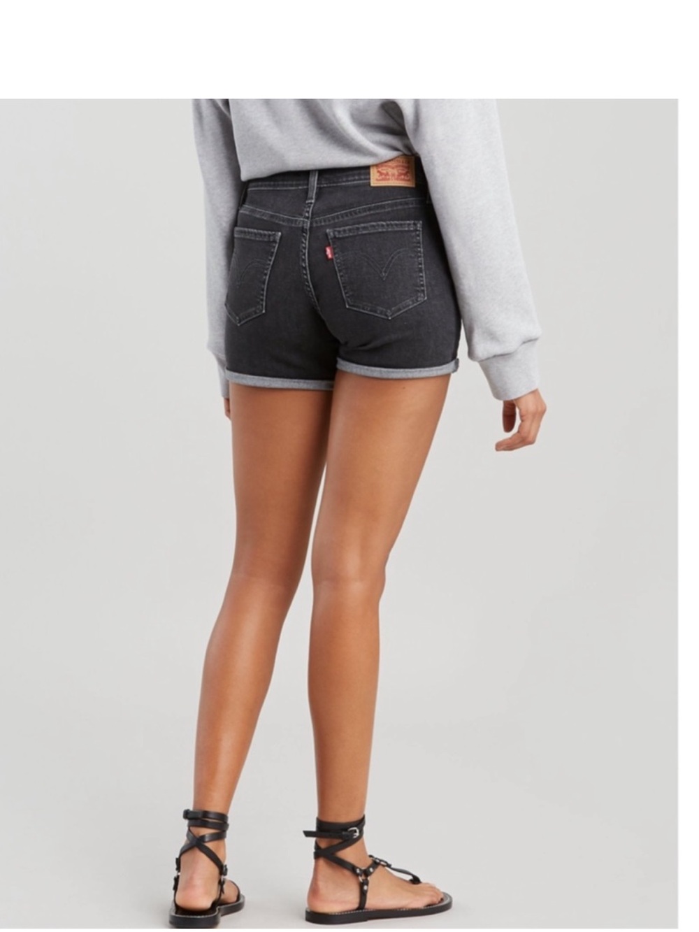 Levi’s mid length shorts NWT